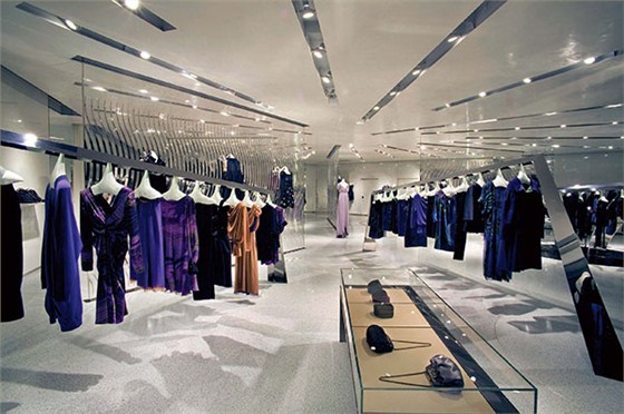 光影交錯(cuò)的店鋪美服裝店