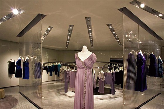 光影交錯(cuò)的店鋪美服裝店